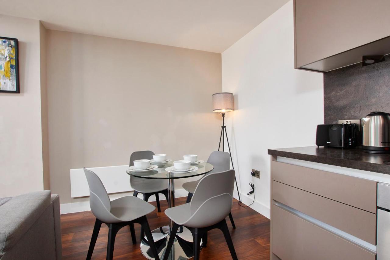 Lovely Central Abode - Amazing Views - Parking Apartment แมนเชสเตอร์ ภายนอก รูปภาพ